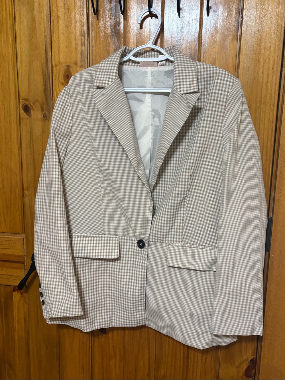 Tan/white checkered blazer